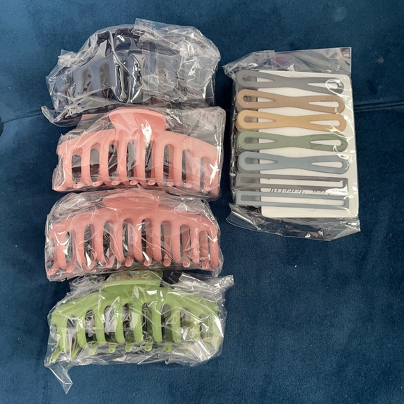 Accessories - New in bag acrylic claw clips & hair clips